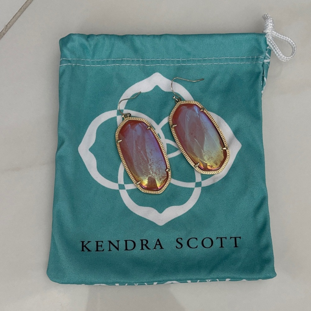 Kendra Scott Elle Drop Earrings in Yellow Watercolor Illusion.